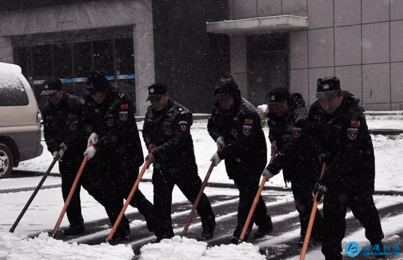 為何很多人都提議取締物業，追求業委會自治？業主：原因有3個