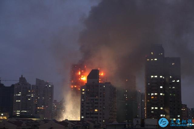 高層住宅發生火災時，選擇往哪里跑才能保命？專家：掌握這2點