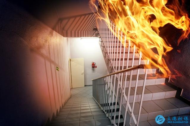 高層住宅發生火災時，選擇往哪里跑才能保命？專家：掌握這2點
