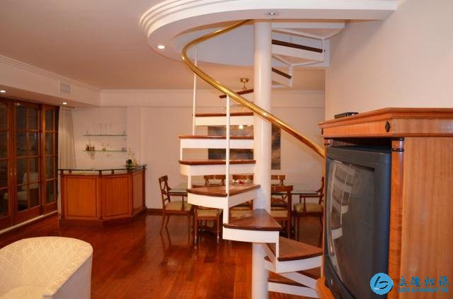 別墅那么好為何富豪卻更喜歡大平層？過來人：住別墅煩心事不少